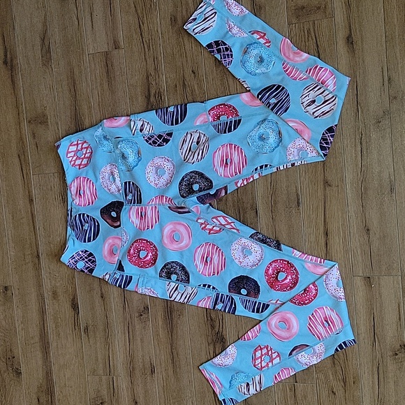 โจ๏ธ 2/$10 Muscles + Donuts leggings - Picture 1 of 2